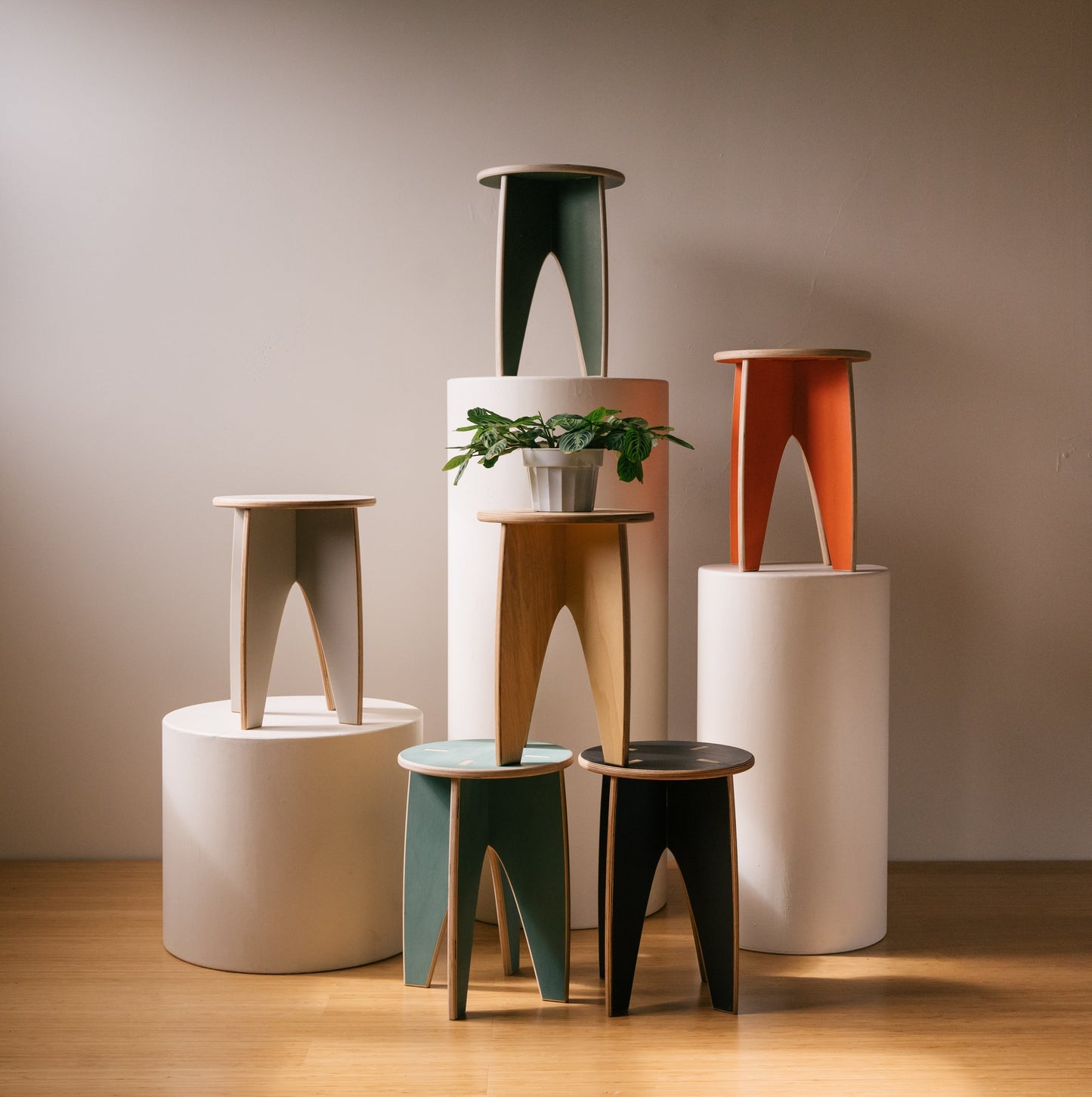 Simple Stool & Plant Stand – Tangerine