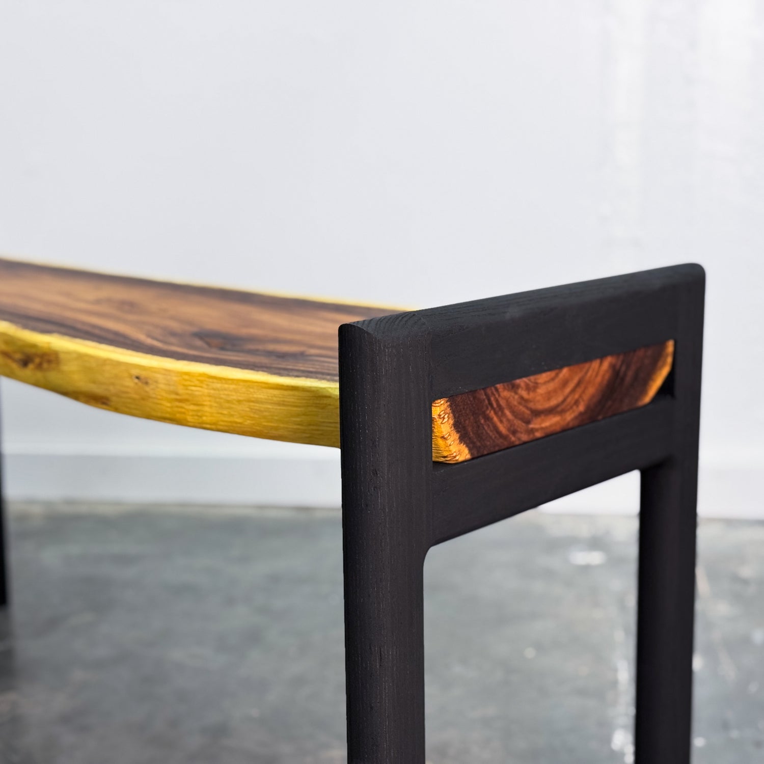 Beau Bench 01