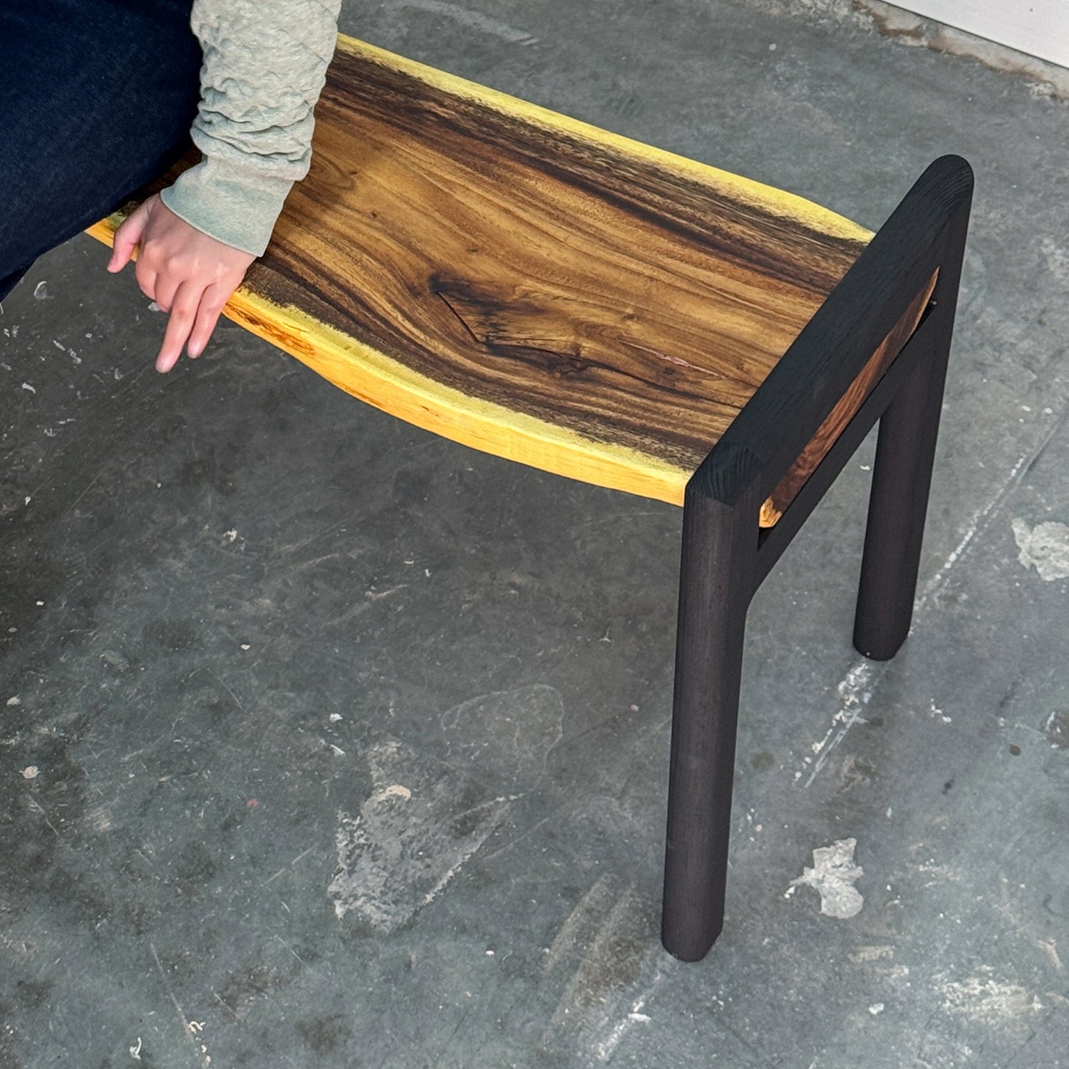 Beau Bench 01