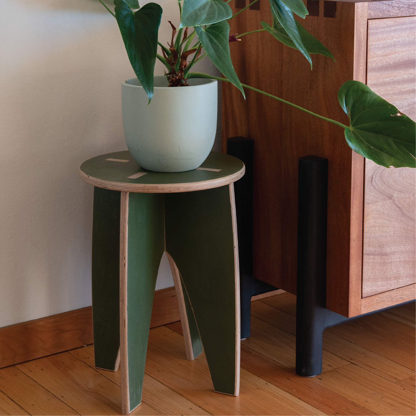 Simple Stool & Plant Stand – Maile Green