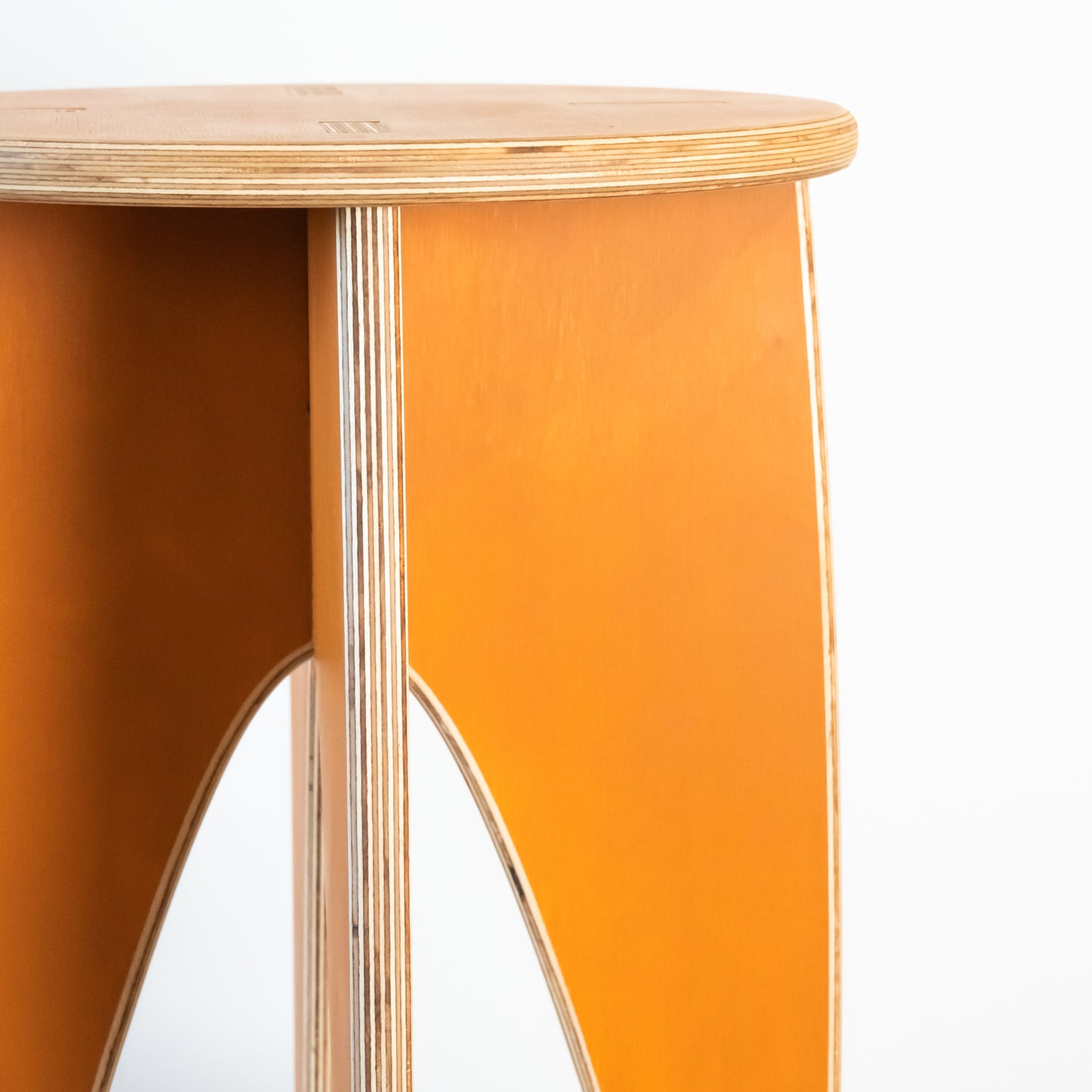 Simple Stool & Plant Stand – Pumpkin