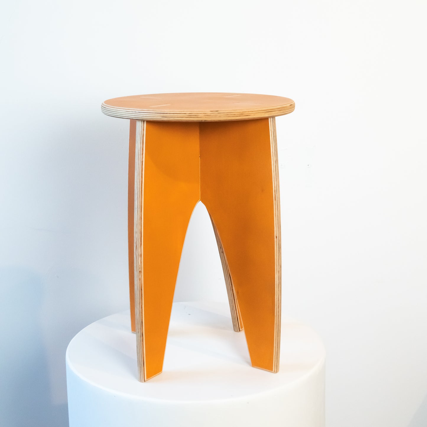 Simple Stool & Plant Stand – Pumpkin