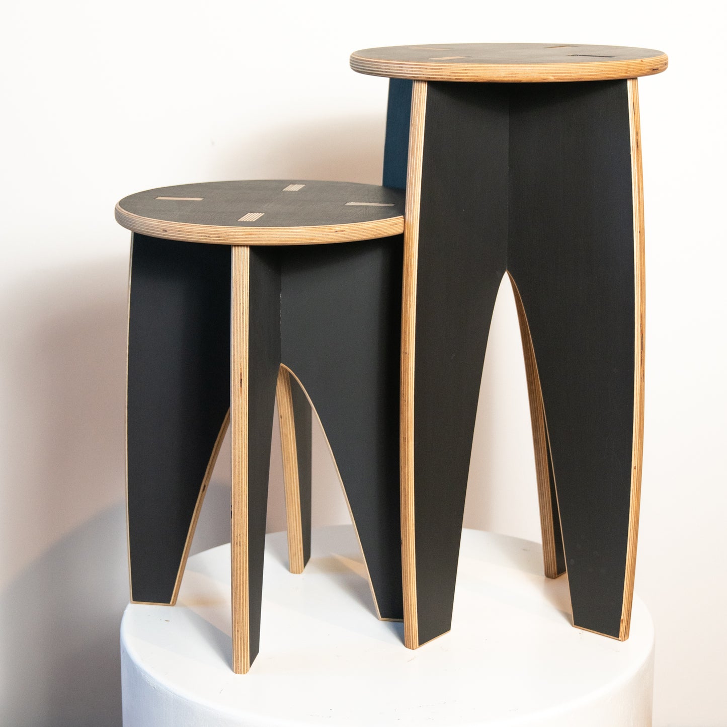 Simple Stool & Plant Stand – Arabian Night Black