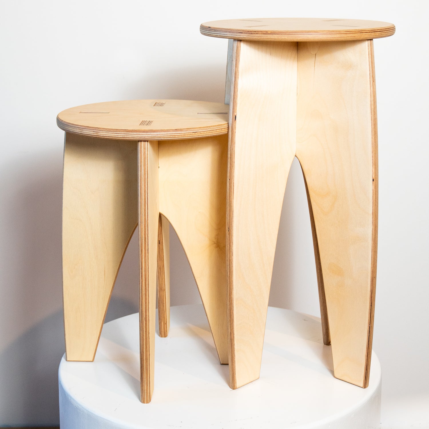 Simple Stool & Plant Stand – Natural