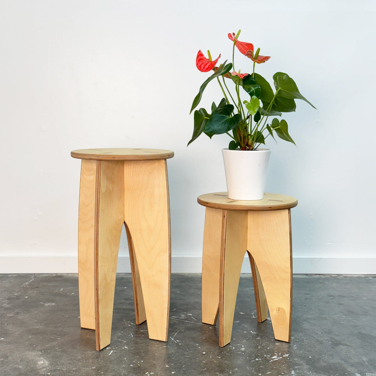 Simple Stool With Flat Pack Design for Easy Assembly – JOHI