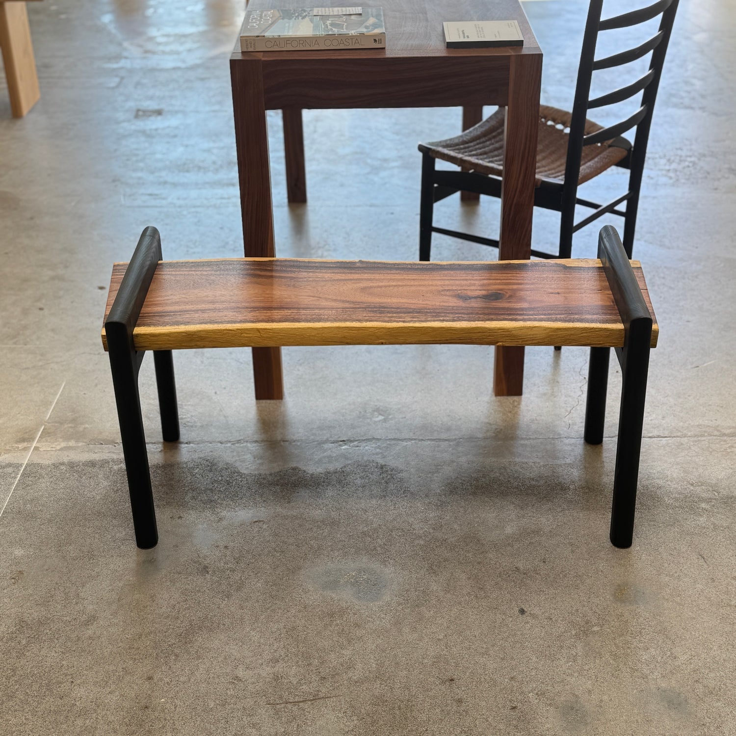 Beau Bench 02