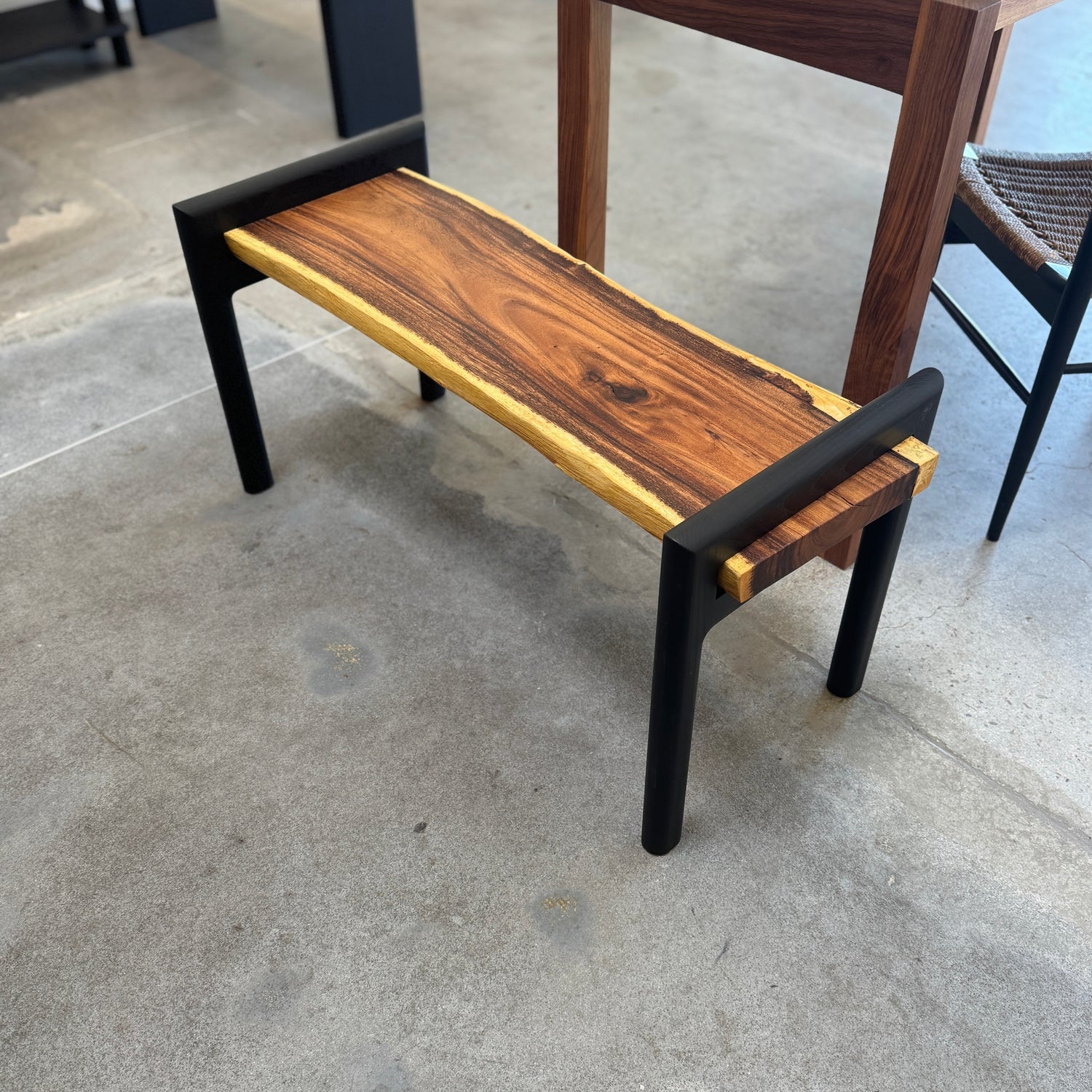 Beau Bench 02