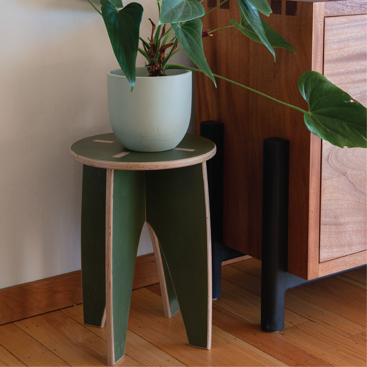 Simple Stool & Plant Stand – Persimmon
