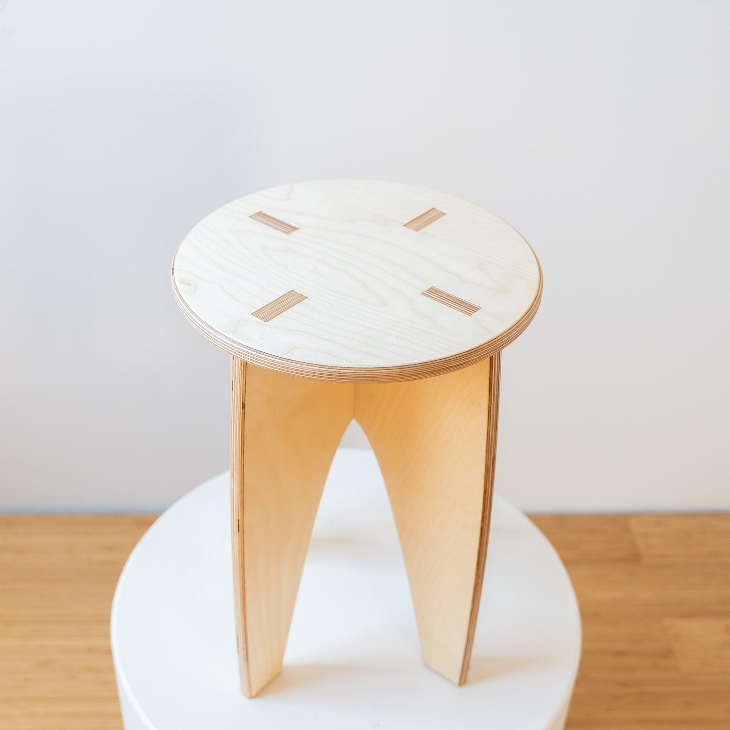 Simple Stool & Plant Stand – Natural