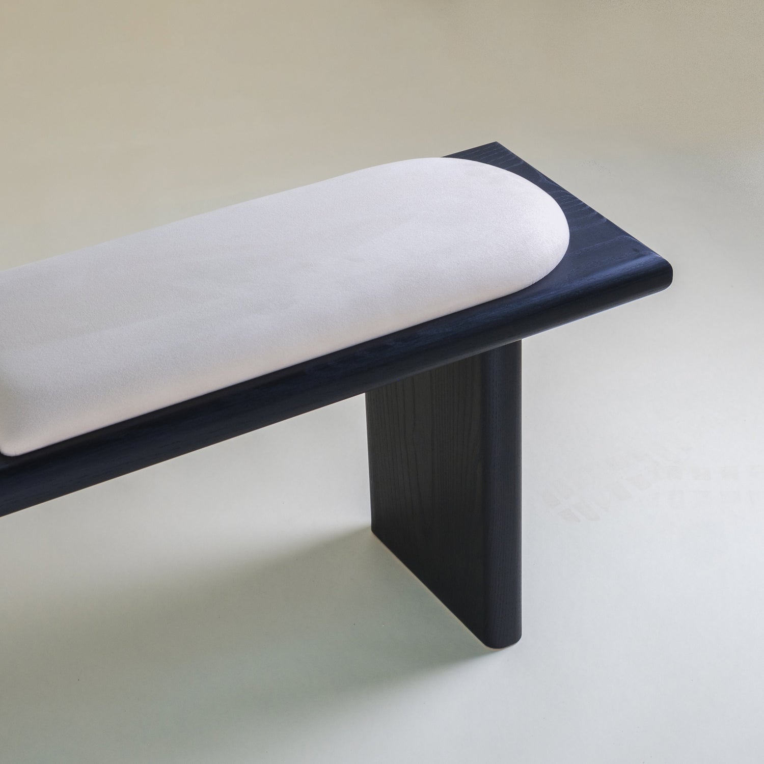 Whispering Bench - Black