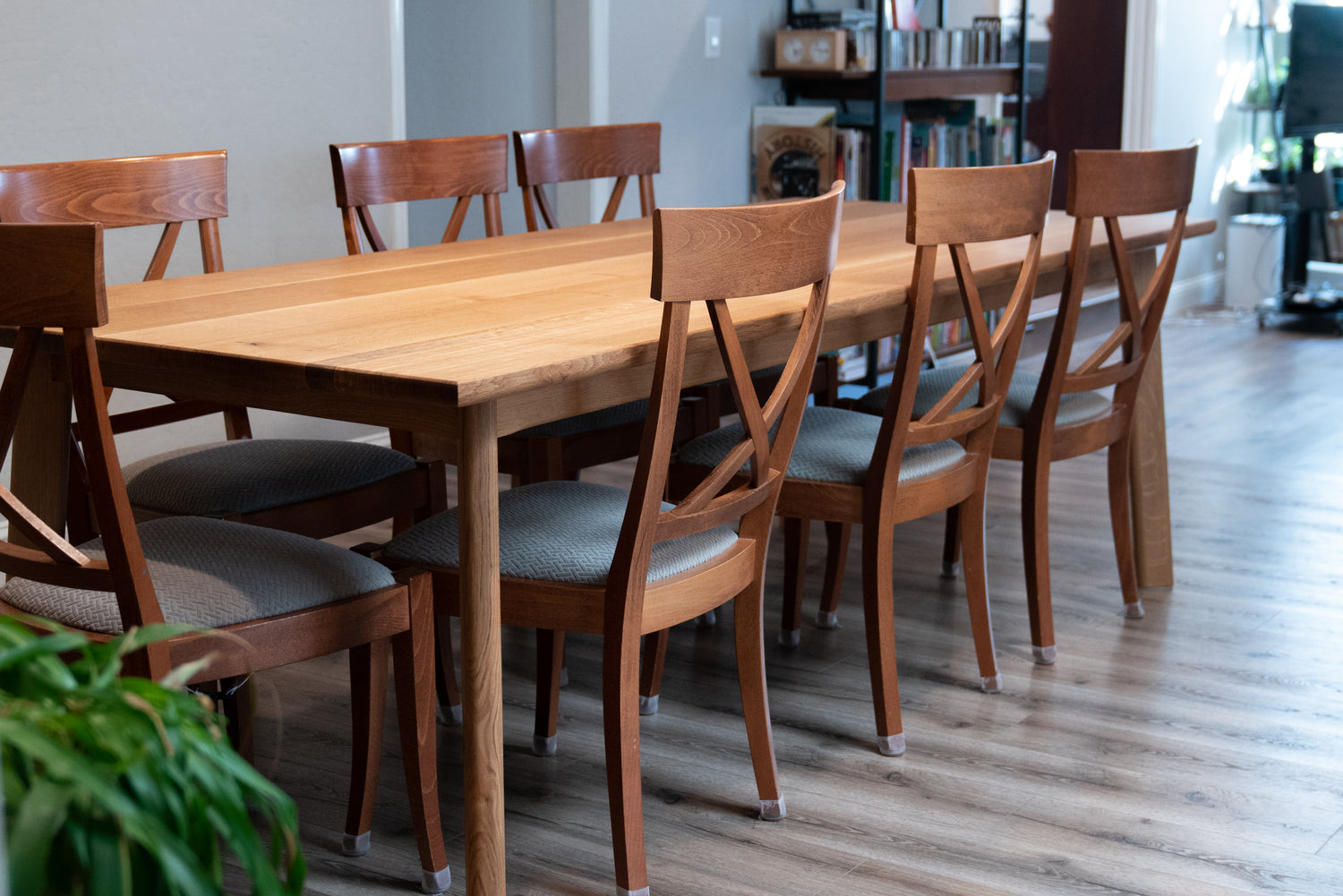 ʻOHANA Dining Table